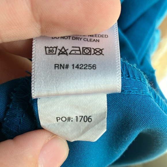 Figs Medium Casma Top in Alps Blue - Picture 5 of 5